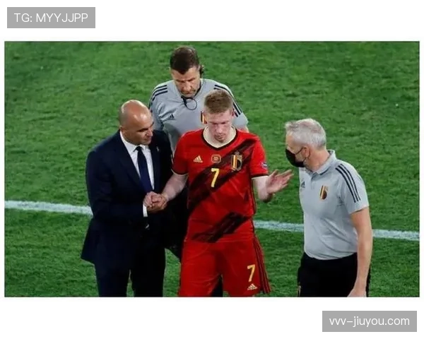 德容与维拉蒂的中场控制力对比：控球风格与节奏主导机制差异